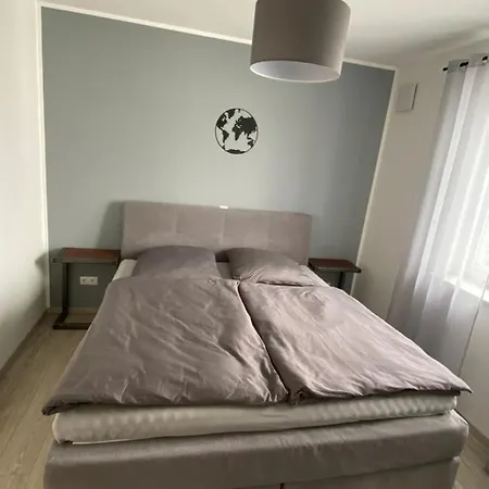 Apartment Neubauwohnung Eigener Eingang Mit Balkon 66qm *