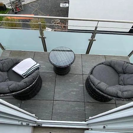 Neubauwohnung Eigener Eingang Mit Balkon 66qm Daire